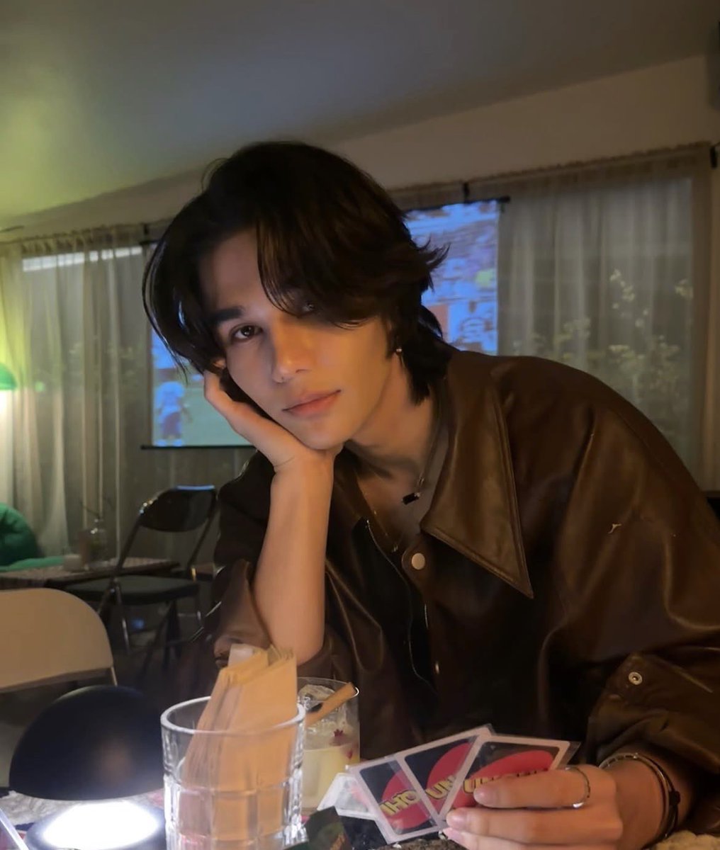 corpse_haneul's tweet photo. loml posting a day before my bday is this a sign https://t.co/PW6yokiI5z