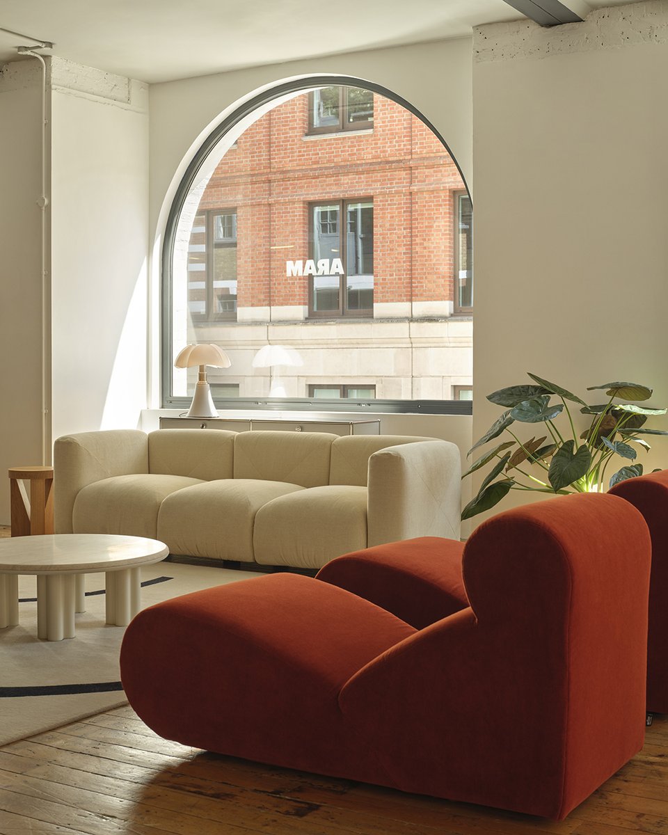 arflex's tweet photo. Designed by Cini Boeri for Arflex in 1967, the Boborelax is made for reading, lounging or simply putting your feet up.
Explore more of arflex on Aram London first floor at 110 Drury Lane.
Photography: @veerleevens.photography https://t.co/KNXdg3ci8y