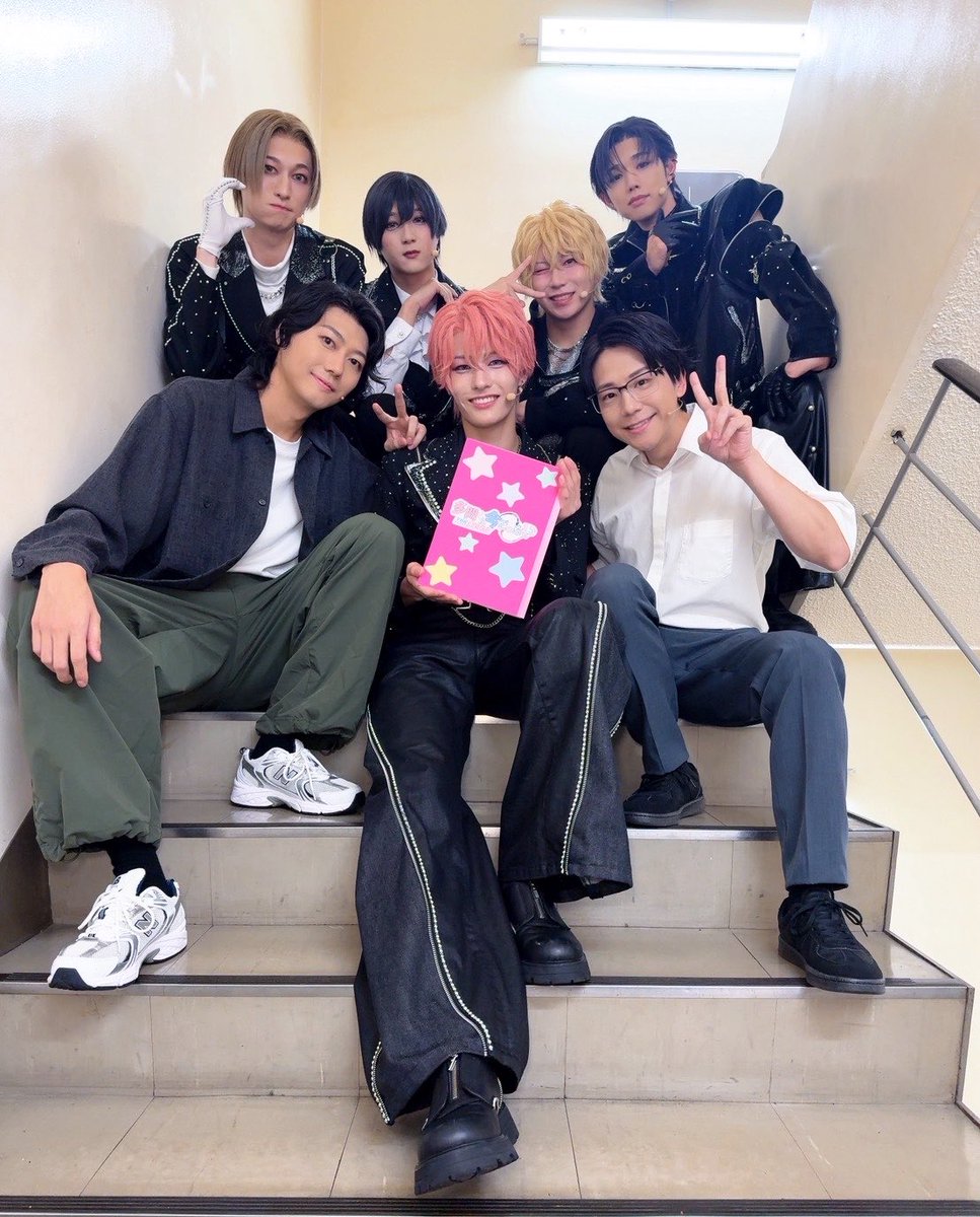 r_k_s_07's tweet photo. 「多聞くん今どっち！？」THE STAGE 感謝祭
ありがとうございました！！！！！ https://t.co/JwB7tpDW5r