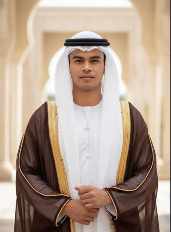 El_Kanawi9's tweet photo. Arab man in his native Arab attire.   Hausa man in Hausa Attire. Both are Muslims while being very culturally distinct. You southern kuffar need to learn to mind your business. https://t.co/9XF3lHv7kn