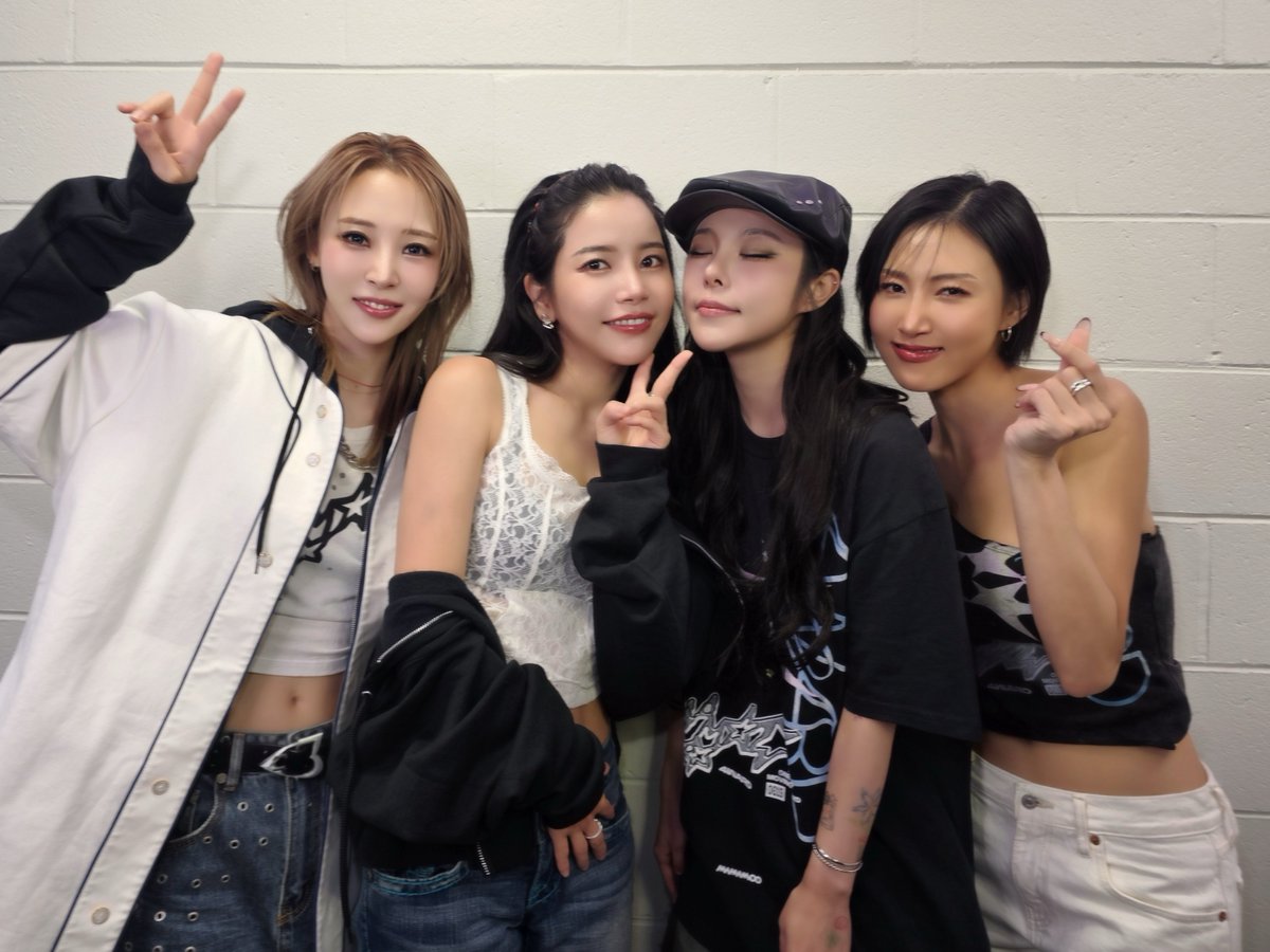 RBW_MAMAMOO's tweet photo. [#마마무]

무무 🤎 풍성한 한가위를 맞아
소중한 사람들과 따뜻한 마음 나누며
행복한 연휴 보내세요 🌕

#MAMAMOO
#무무 #추석 https://t.co/yh12iSU9le