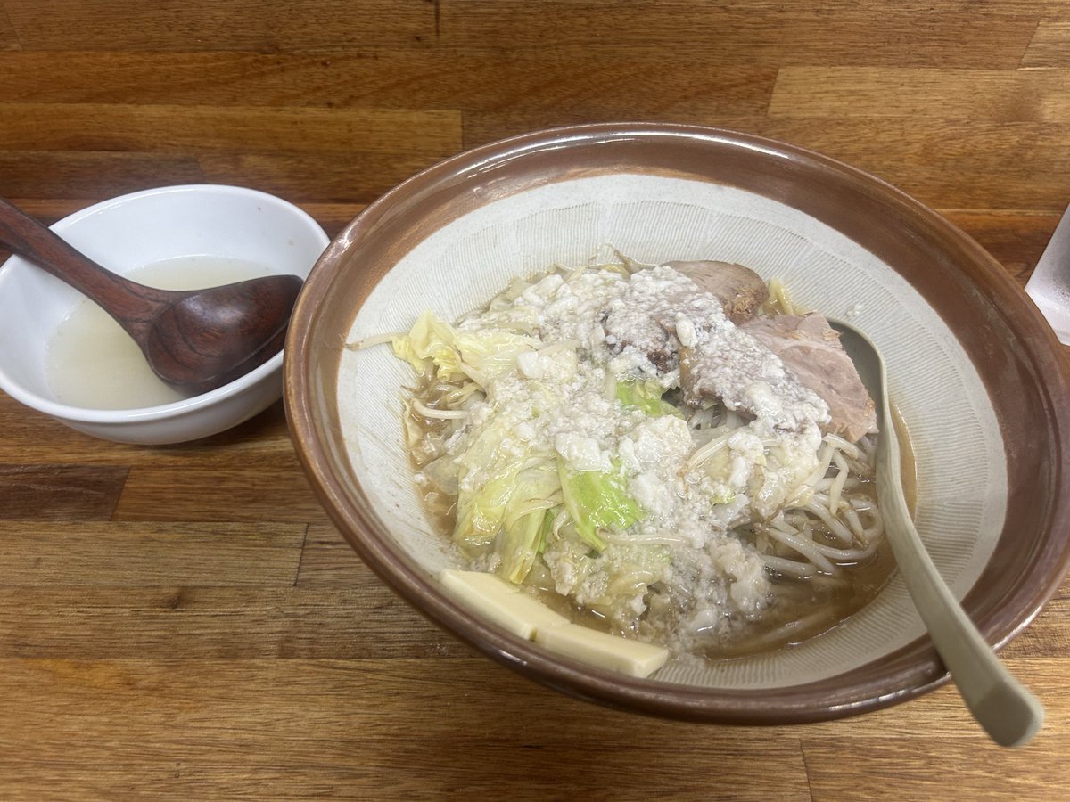 eiti_digimon's tweet photo. @kf12yoshi 東横食べなよ！量はトリプル！ https://t.co/ybErUeQnCm