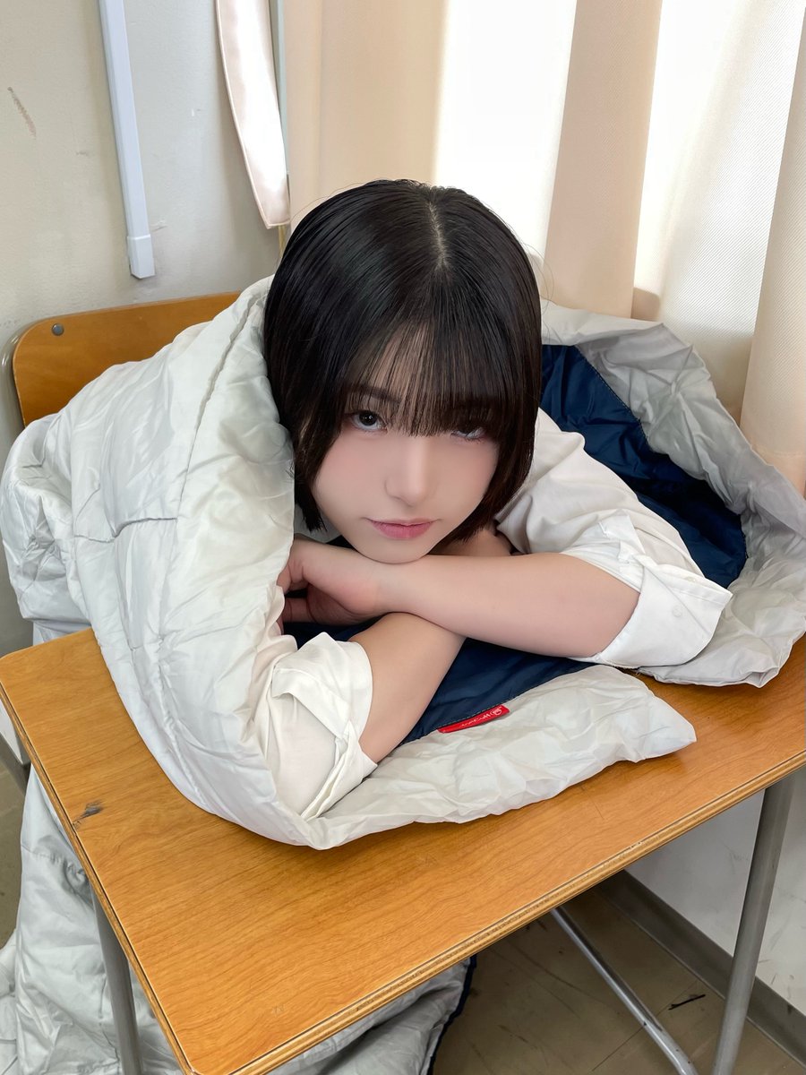 otetsuki_chan's tweet photo. おてつきは寝袋を手に入れた。
 #山下学園 https://t.co/bgx2uvIsLd