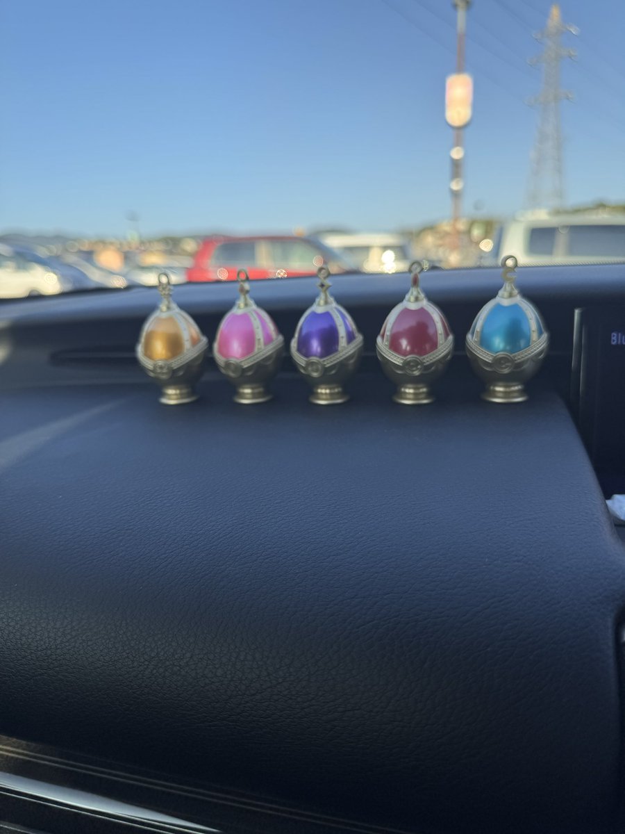 okp0630's tweet photo. シルバーウィーク終了。
最終日についに揃いました。
全色本当にありがとうございます！！！！
大切にします。

並べた感じもいい感じ！！
順番はもう少し考えるか。
異論はたくさんあるだろうが今の所この順番が良いんだよなー。 https://t.co/xhT61fu8kU