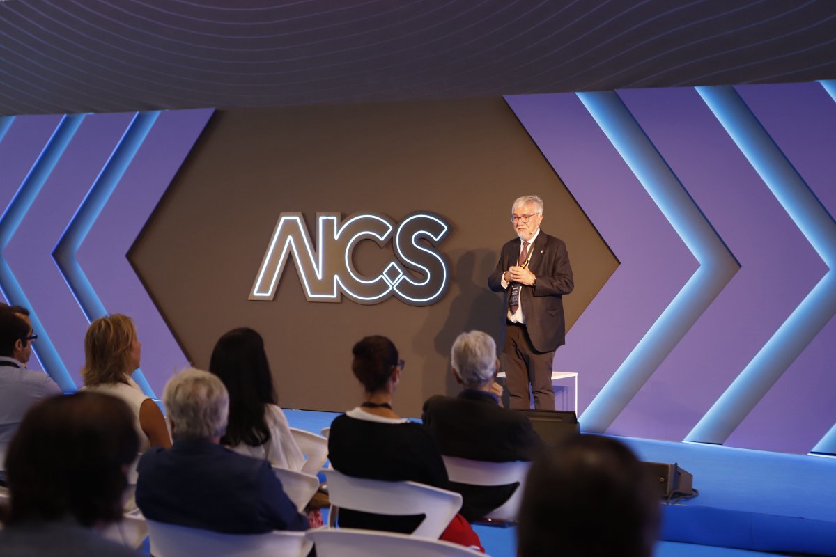 aics_summit's tweet photo. Europa ante uno de los grandes debates tecnológicos: Inteligencia Artificial, chips y soberanía tecnológica.

Mateo Valero, director del Barcelona Supercomputing Center – Centro Nacional de Supercomputación, aborda estas cuestiones en la recta final de #AICS2026. @BSC_CNS https://t.co/wUgSuCxkL9