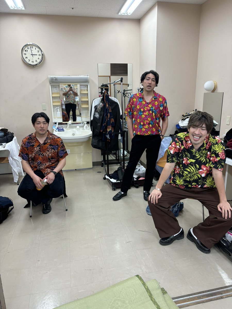 massan26's tweet photo. 14期大暴れツアーinOKINAWA2026
満員大盛況ありがとうございました🙇‍♂️

とりあえず打ち上げ行ってきます🍻‼️

#14期大暴れツアー https://t.co/PkRhkNE0Gc