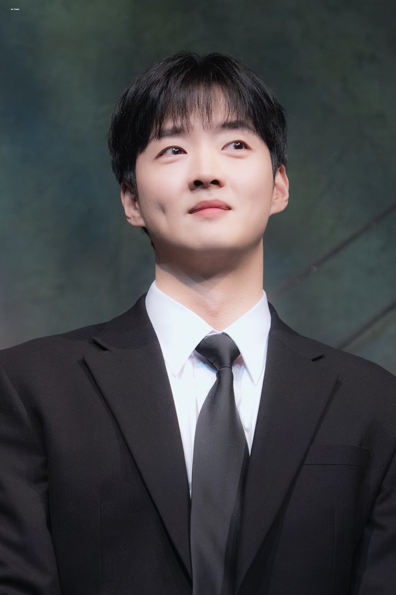 intimeof's tweet photo. 260916 연극 클로저
첫공 무대인사

댄 #강영석

안녕, 낯선 사람 https://t.co/BwVruux3O2