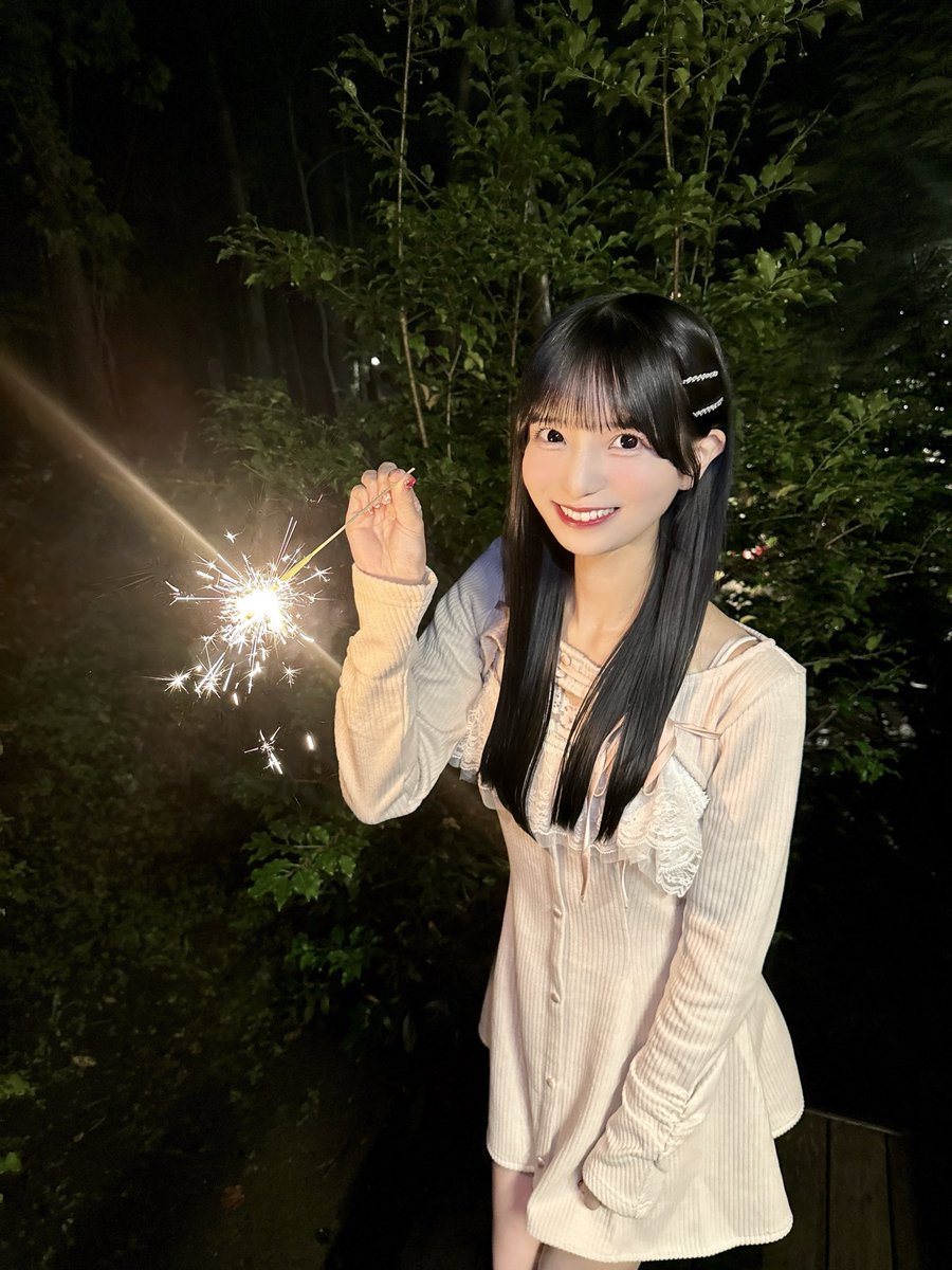 one___mio's tweet photo. みおと一緒に花火する？🎆💕 https://t.co/D7vKCQhBs9