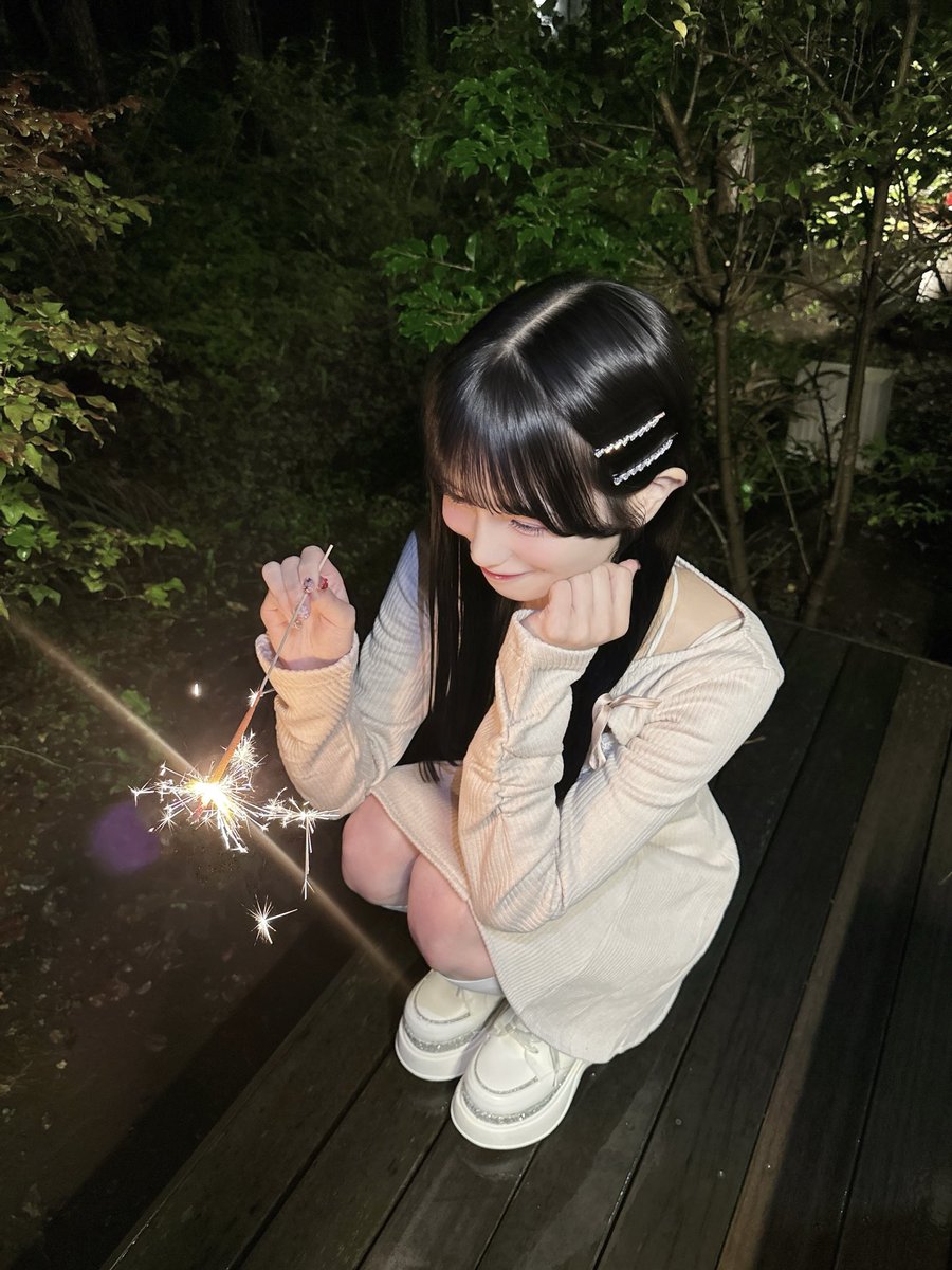 one___mio's tweet photo. みおと一緒に花火する？🎆💕 https://t.co/D7vKCQhBs9