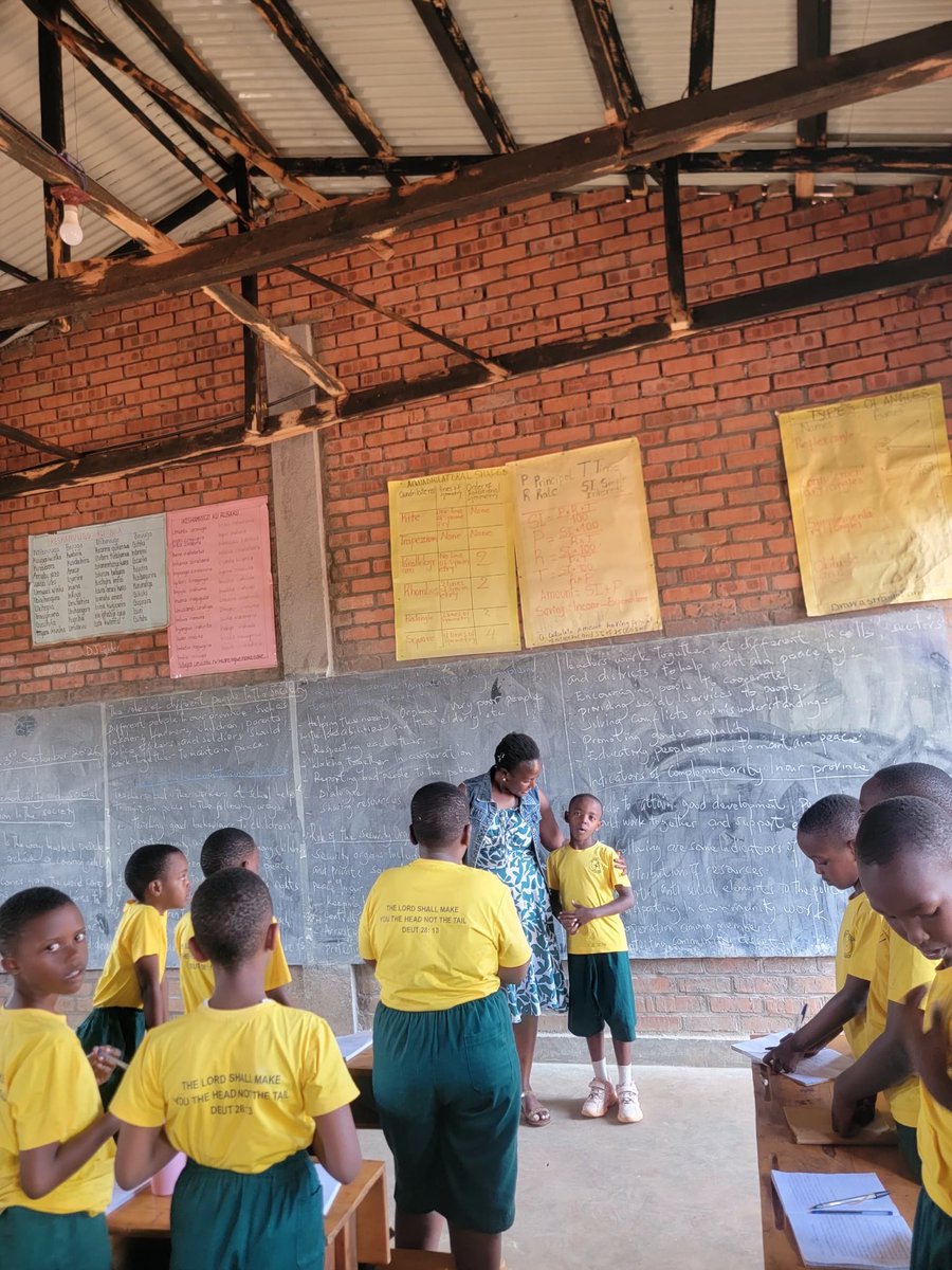 creativity_rw's tweet photo. 💡 Science is better when you can see it, touch it and experience it.

Today, we visited Rise to Shine School in Masaka to explore ways of working with science teachers to make classroom learning more practical and engaging. 

#CreativityLab #HandsOnLearning #STEMEducation https://t.co/q39yEVga6U
