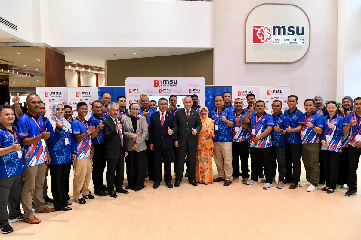 MohdShukriYajid's tweet photo. Accompanied the Deputy Minister of Defence and Director General of PERHEBAT in engaging with PERHEBAT TVETpreneur participants at @MSUMalaysia. Their aspirations reflect the programme’s impact in transforming skills into enterprise, empowering participants with entrepreneurial confidence, and creating pathways towards sustainable livelihoods. @MINDEFMalaysia @PERHEBATMy