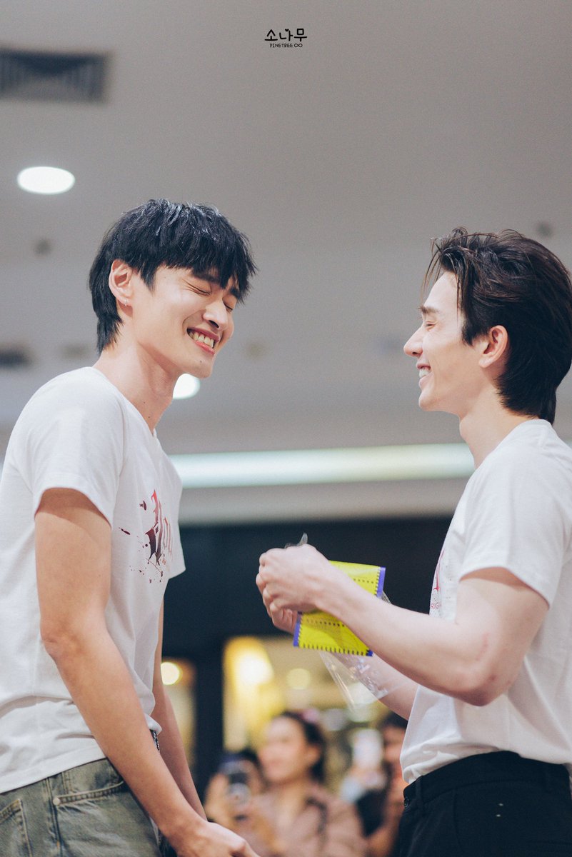 pPinetree8's tweet photo. สาววายหน้าบี้หมดละพี่ 🫣🫠🫠

NOUR X MINI MEET DAY
#NourTheSeriesEp7
་۪ #BossTong #Bossirr #tongtong ﾉ* https://t.co/0Xq0H0fgLF