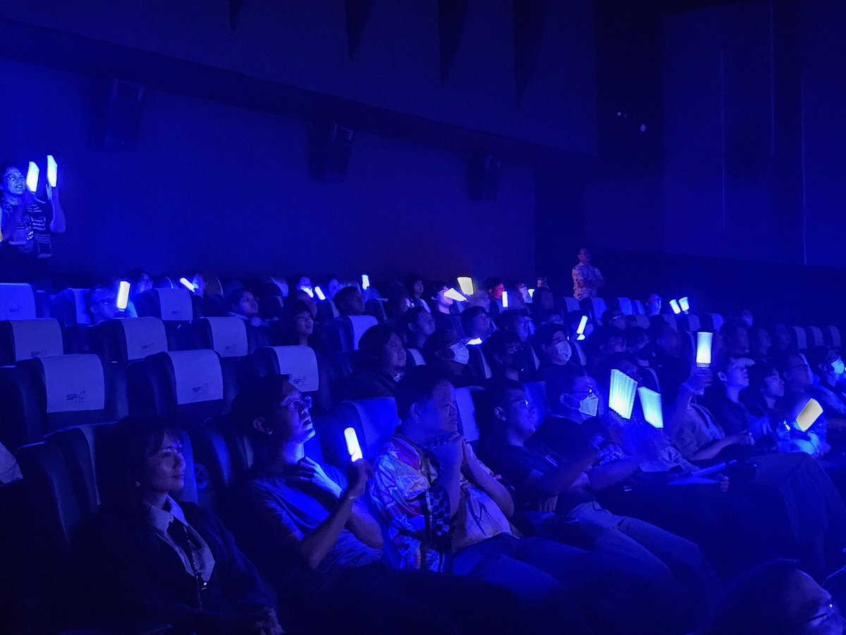 WeLoveSF's tweet photo. 💙โอเชี่ยนสีน้ำเงินที่ เอส เอฟ วันนี้ สวยมาก!
ขอบคุณแฟน ๆ ทุกคน ไว้มาสร้างความทรงจำดี ๆ แบบนี้ด้วยกันใหม่น้าา🎼✨
🎵NANA MIZUKI LIVE GRACE 2026 -OPUS IV- Special viewing
วันนี้ ที่ SF เอ็มบีเค เซ็นเตอร์
#SFexclusivemovie
#SFMusicInCinema
#NanaMizuki #LIVEGRACE2026
#OPUSIV #LIVE_GRACE_4
#SpecialViewing
#SFcinema 💙👑