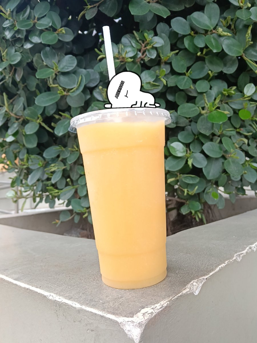 BlissfulAzernon's tweet photo. Enjoying Mango shake while suffering from my schedule https://t.co/tVFohJEThg