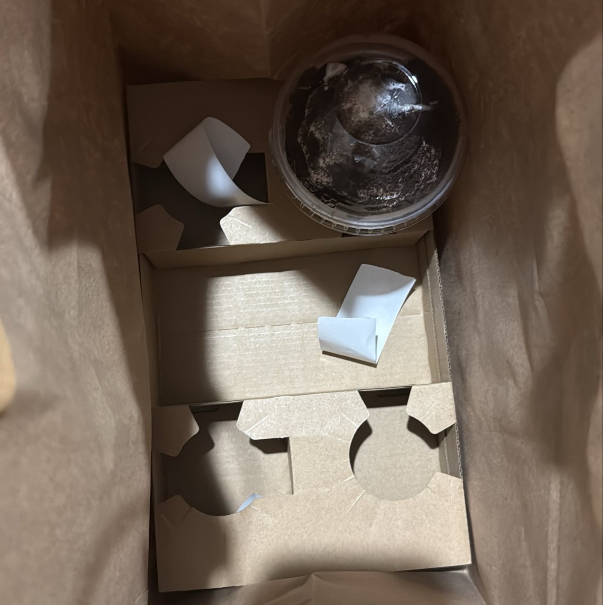 camiilicious_'s tweet photo. THEY FORGOT MY ICED CHOCOLATE IM FUMINGGGG https://t.co/6wdrtft1Yd