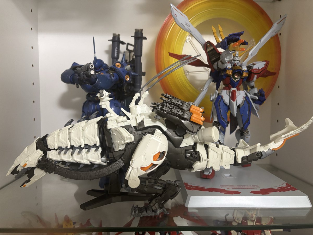 ahiru2gb's tweet photo. サンダージョーのパチ組おわったがやっぱデケェというか長え

デカールや墨入れはいつか気力が湧いた時にやる https://t.co/piypAOGu3B