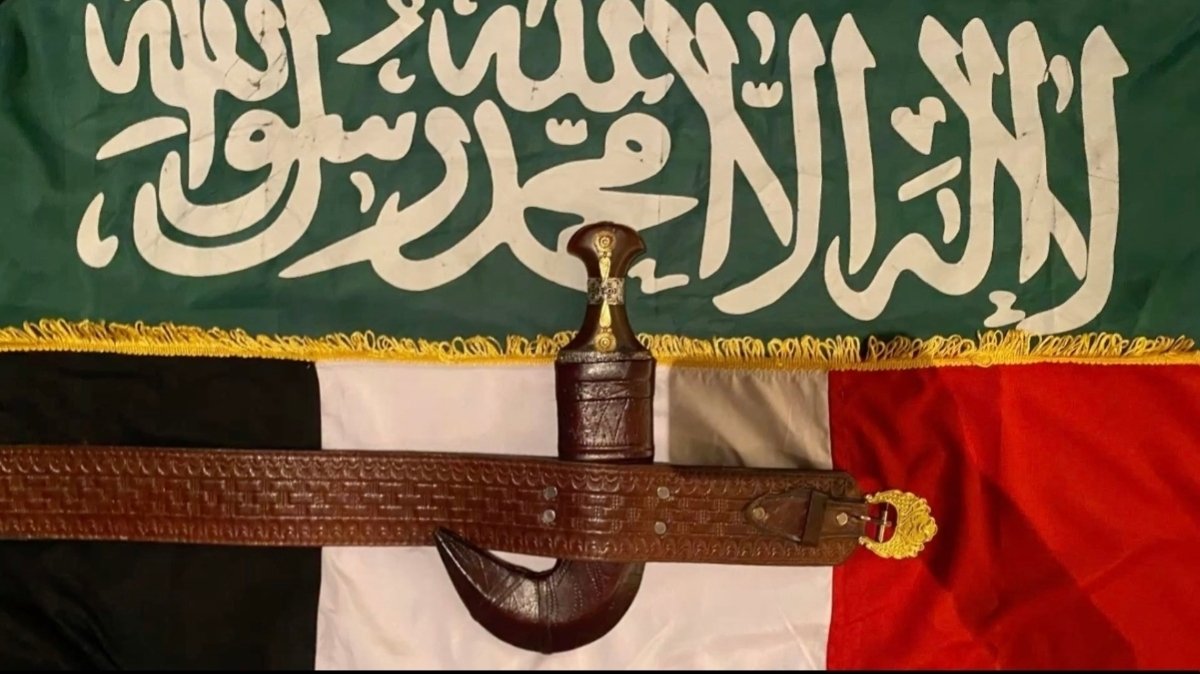 xqij1f's tweet photo. لليمنِ حبُّ الجذور والانتماء، وللمملكةِ حبُّ الأعوام والذكريات والاحتواء؛ وطنانِ في القلب
شكرًا للمملكة، أرضًا وأهلًا، على كلّ ما منحتني من أعوامٍ جميلة وذكرياتٍ لا تُنسى. أسأل الله أن يحفظها وأهلها، ويديم عليها أمنها وعزّها ورخاءها، ويجعلها دائمًا أرضًا للخير والسلام  🇸🇦💚 https://t.co/oP26dsVSKE