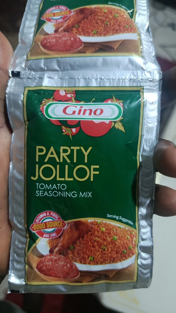 maco_polo0's tweet photo. I bought this @ginonaija party jollof tomatoe paste and the smell of it gave me nausea when I opened it, wtf is this ??? https://t.co/iogDXx6PCc