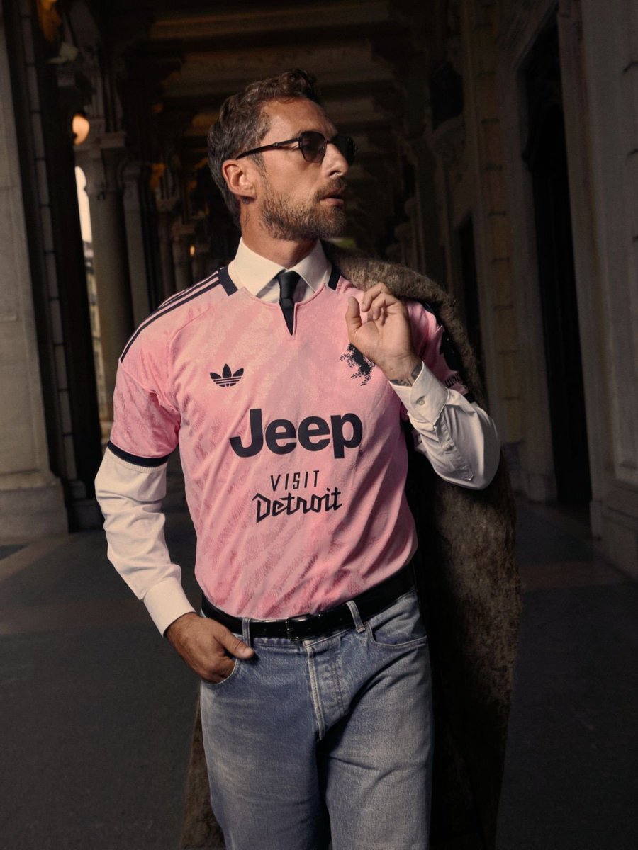 Jjemotion's tweet photo. #fashionweek  #juventus https://t.co/WGvl7oHedk