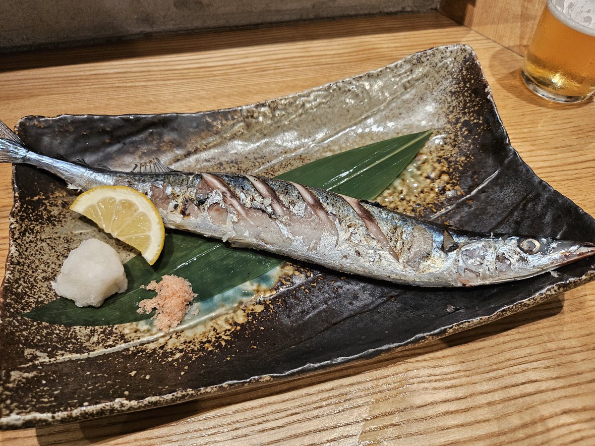 Masa_led's tweet photo. 今季の初秋刀魚。
那覇での夕食。
あれ、頭が右側、、。

いやいや、細かいことは別にして、味わうことにしましょ。 https://t.co/xVmUOk9t1I