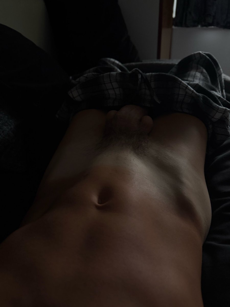 twinkchasex's tweet photo. Goodmorning 😈 who’s pullin them down #twink #hung #linkinbio https://t.co/yHRS1hya6N