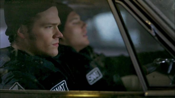 samsmalboro's tweet photo. this might have been one of the hottest costumes sam and dean wore in supernatural https://t.co/Vy97i5N5QG