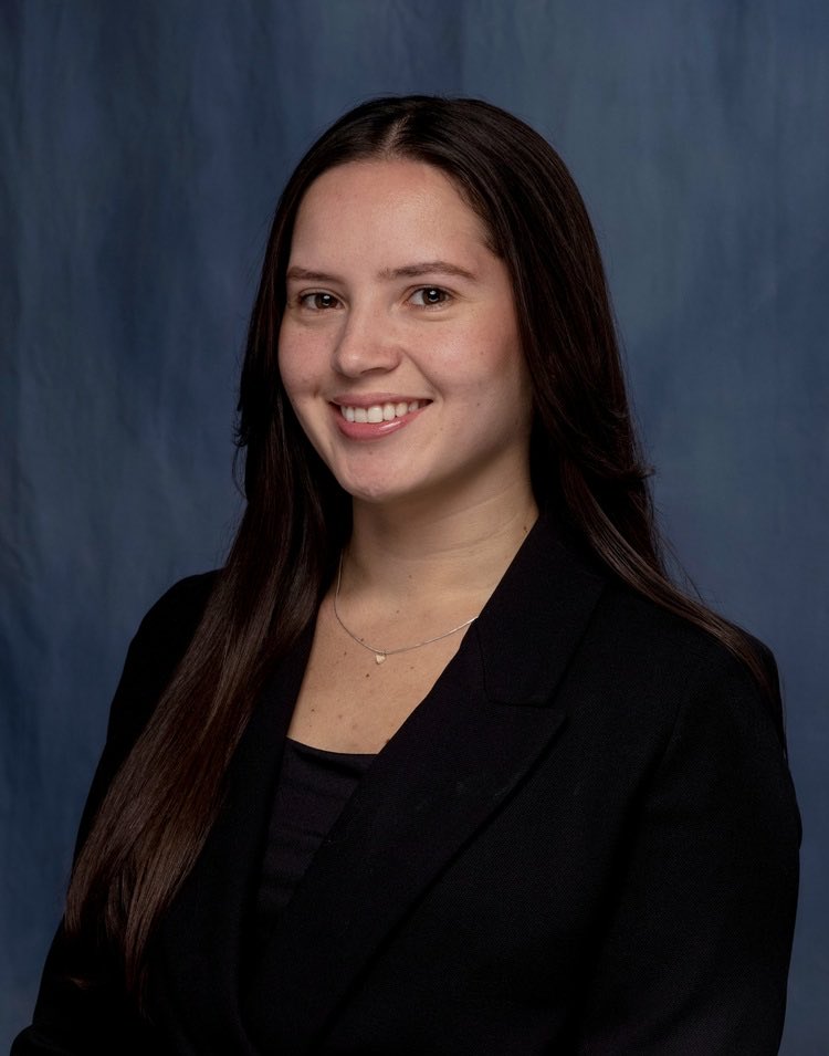 Amurillomd's tweet photo. Hi #MedTwitter!

I’m Alexandra Murillo Solera, a Costa Rican MD 🇨🇷, med school in Argentina 🇦🇷, now a Research Fellow at @UF 🐊. Excited to be applying to #InternalMedicine for #Match2027!

Grateful, nervous, and ready! 🫀

@ProjectImg @PIMGlatino https://t.co/pKNWJRhxFY