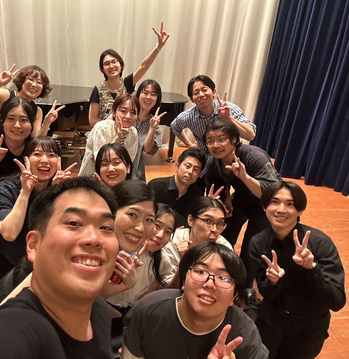 albaporta2017's tweet photo. Albaporta 単独演奏会（9.27）まで

˗ˏˋ 🌟 あと4日 🌟 ˊˎ˗

演奏会会場である横浜開港記念会館にてホール練を行いました✌️
新調した衣装を着ての練習日となりました👗

演奏だけでなく、素敵なホール、素敵な衣装をお楽しみに😍

予約フォームはリプ欄から！✨ https://t.co/2mLvaKy15r