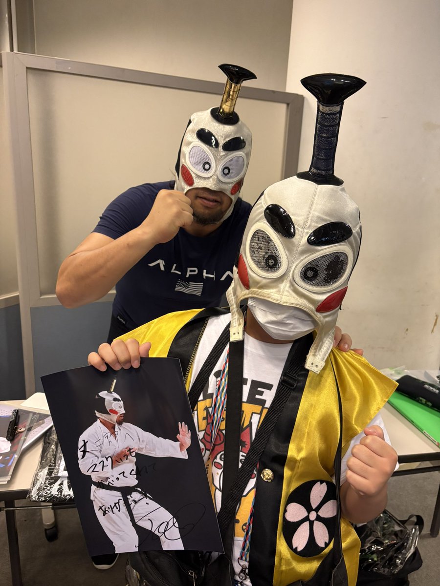 jyojiro107's tweet photo. 久しぶりに
#大阪プロレス　に行けたジョ‼️
楽しかったジョ‼️

写真を撮ってくださった選手の方々
アリガジョございました！

初めてましての
#ルーカスファンタジア　選手が
面白かったジョ‼️ https://t.co/D8MpC1rKTq