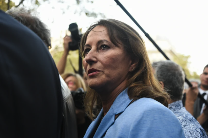SudRadio's tweet photo. 🇫🇷  Présidentielle : comment Ségolène Royal est revenue dans le jeu  ⤵️

https://t.co/74o9dNcVjf https://t.co/8Zs4QQIsjm