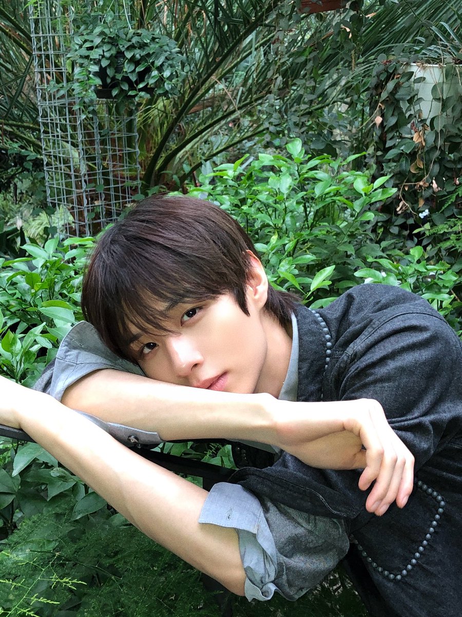 CYE_MEMBERS7's tweet photo. 잠 자려는 숲속의 티토떵 🦖🐰

#김성민 #KIMSUNGMIN
#CLOSEYOUREYES #클로즈유어아이즈
#CYE #클유아 https://t.co/Q3ix2TmcXb