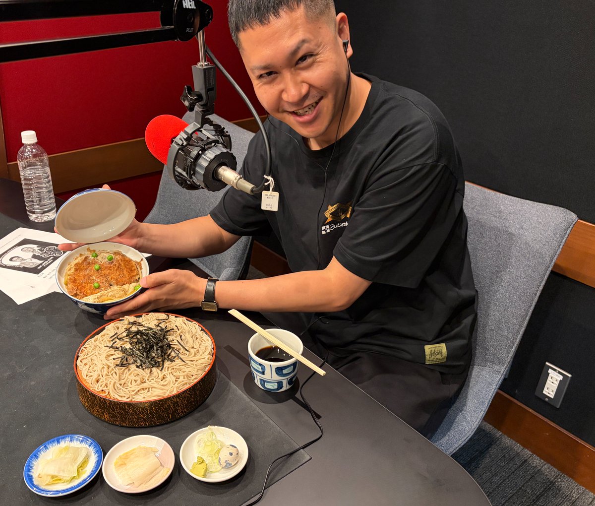 REQJAM_Wed's tweet photo. #ドンデコルテ の #リクジャム水曜 
始まりましたー！

本日は半蔵門にある 長寿庵 さんの
ごはんをいただいております🥢

@akmllube0617 @10000nabe https://t.co/NHOjdUi80b