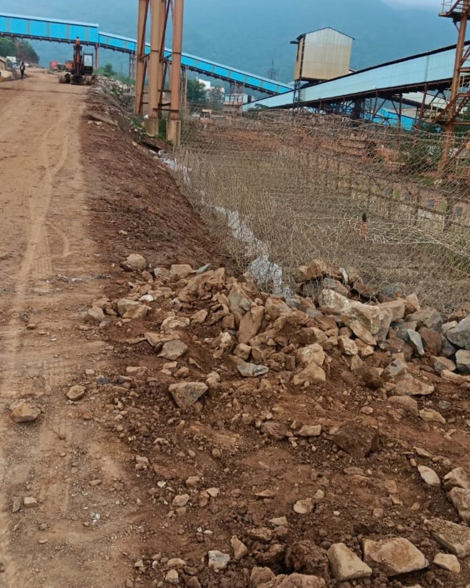 oceanglobalOG's tweet photo. Gabion boxes support slopes and help control erosion beside access roads. See the stone-filled gabion installation at this industrial site.
For project enquiries:
๐ +91 8447226007 | +91 9811107978
๐ง sales@oceangeosynthetics.com
๐ https://t.co/KxBoUkAFfi
#GabionBox https://t.co/POF2L9TDPW