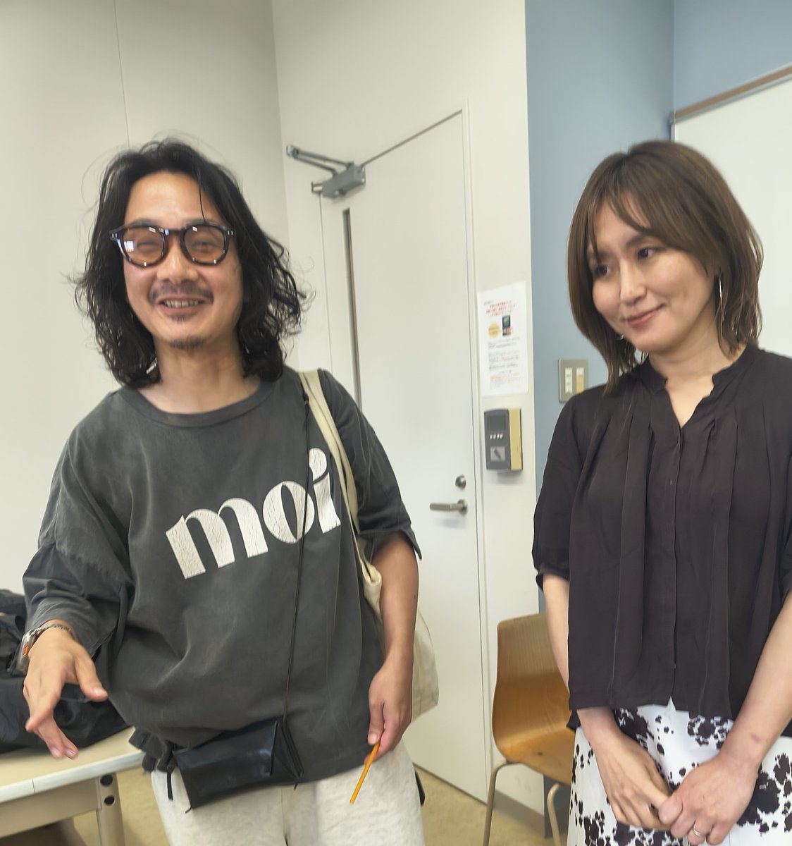 efelemonade's tweet photo. 植松電機の植松さんと、エフェクチュエーションおしゃべり会＠福岡大学。

なんとサイノウのむらじゅんさんも来てくれましたっ！

カリスマを前に緊張しもじもじする私。吉田満梨先生の論文にも登場するエフェ人なのです。

#エフェクチュエーション #吉田満梨
 #植松努 #福大 https://t.co/xDHjPv8vUD