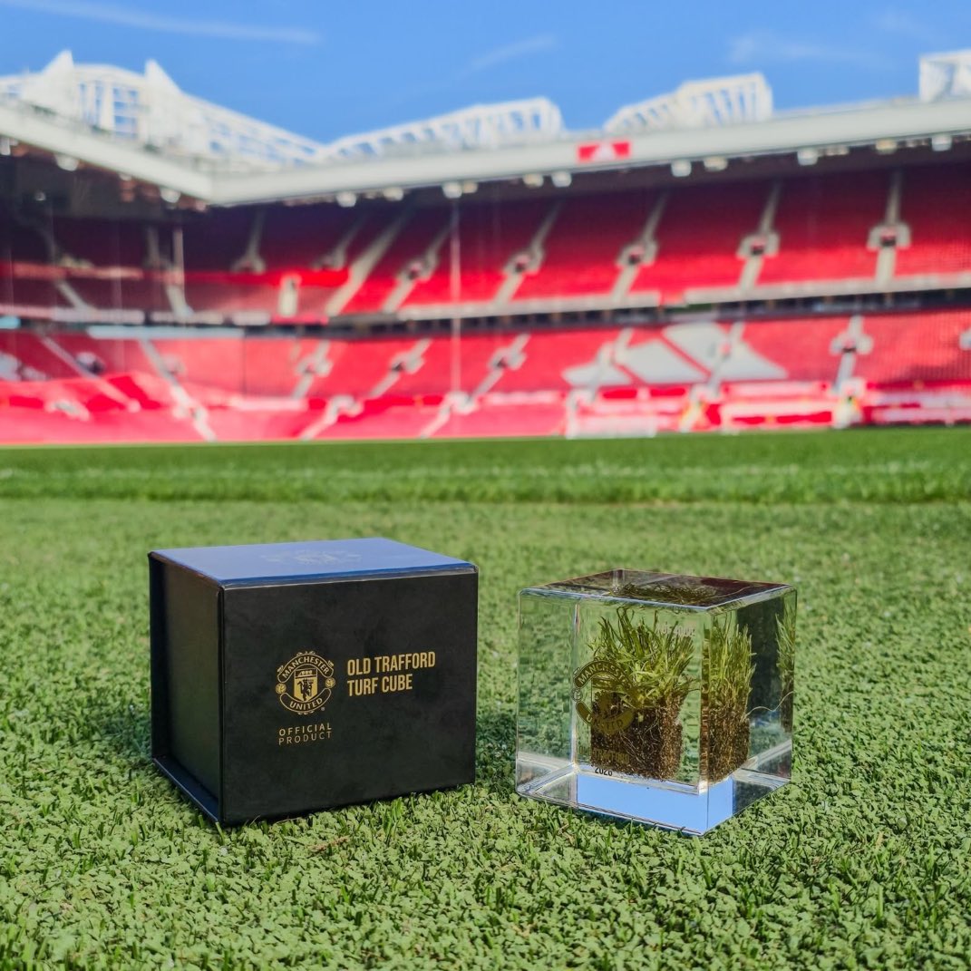 utdreport's tweet photo. #mufc are selling a 7cm cube of Old Trafford turf for £125.

The product description calls it a "priceless memento..." [@SamC_reports] https://t.co/GA7tueQwAU