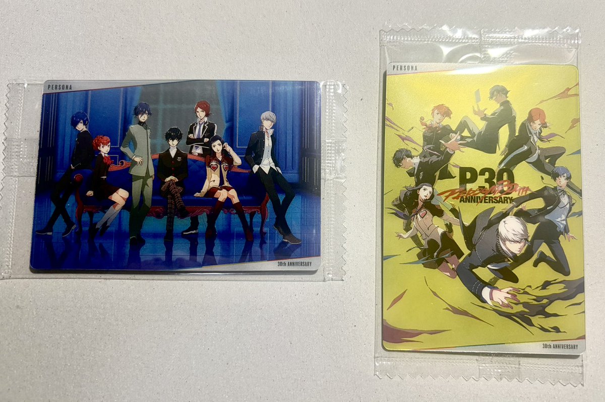NolnolnO54633's tweet photo. 近くのスーパーにウエハース5個しかなかったから全購入したんだけど🃏🐶と箔押し舞耶さん、あと全員集合絵も入っててかなり運良かった😭 https://t.co/Jt0iBdaA6V