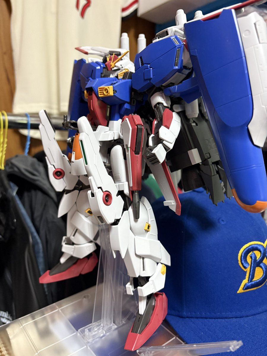 z27ag_cba's tweet photo. シルバーウィークを使って、
EX-Sの両腕が完成！

あとは胴体のIフィールド発生装置と武器類！

…こりゃ変形させたく無いな…触るの怖すぎる。

＃プラモデルライフ
＃EX-S https://t.co/gXoG77LxMb