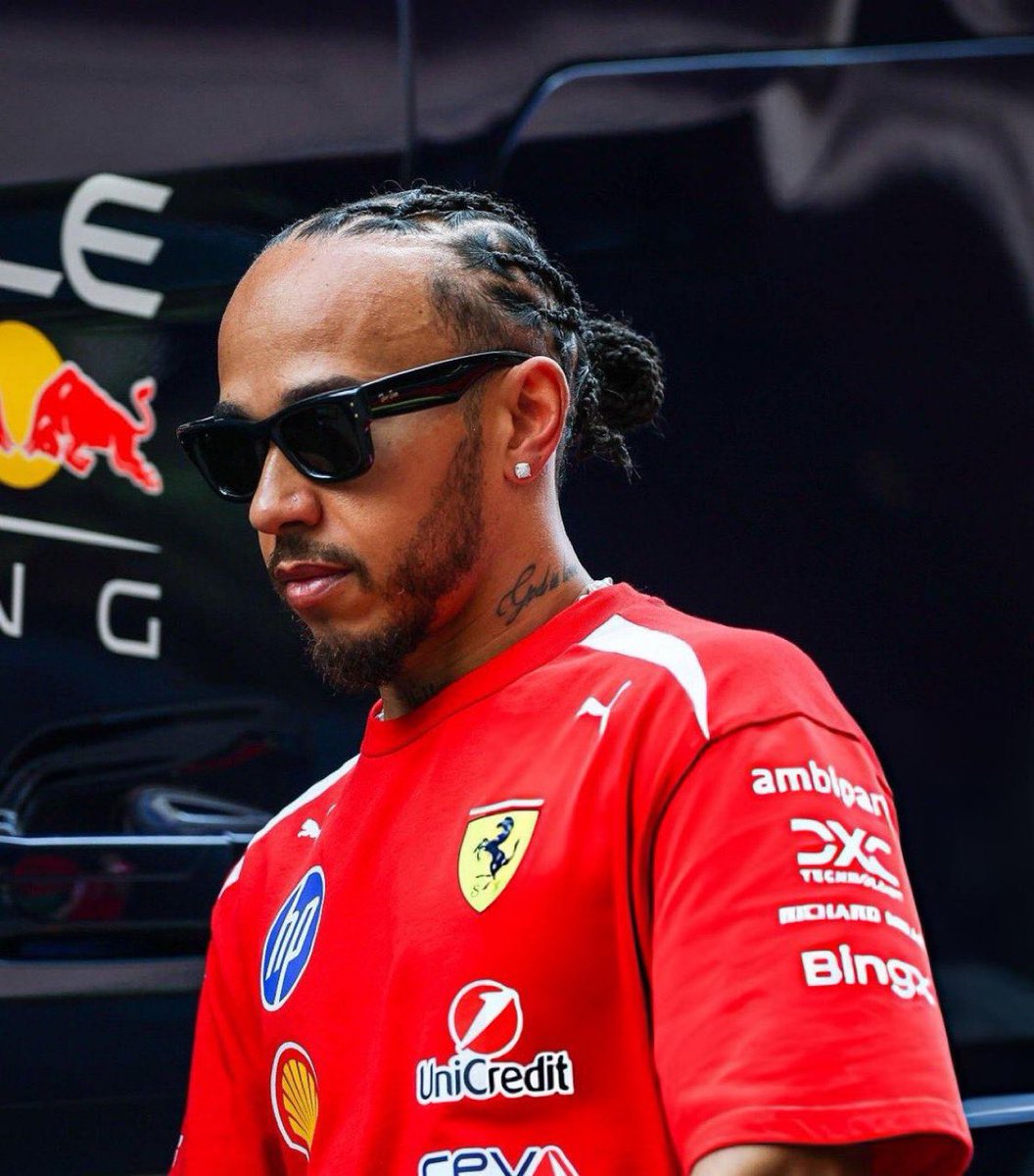 ferrarinewstr's tweet photo. 🎙️ Lewis Hamilton, F1’in 2027’de yarışları kısaltması hakkında:

“Yarışların kısaltılması bana kesinlikle mantıklı gelmiyor.”

“Bence yarışlar daha uzun olmalı, çünkü yarışlar fiziksel açıdan hiç olmadığı kadar kolay. Tek pitstop yaptığımız çok sayıda yarış var ve yarışlar özellikle zorlu değil.”