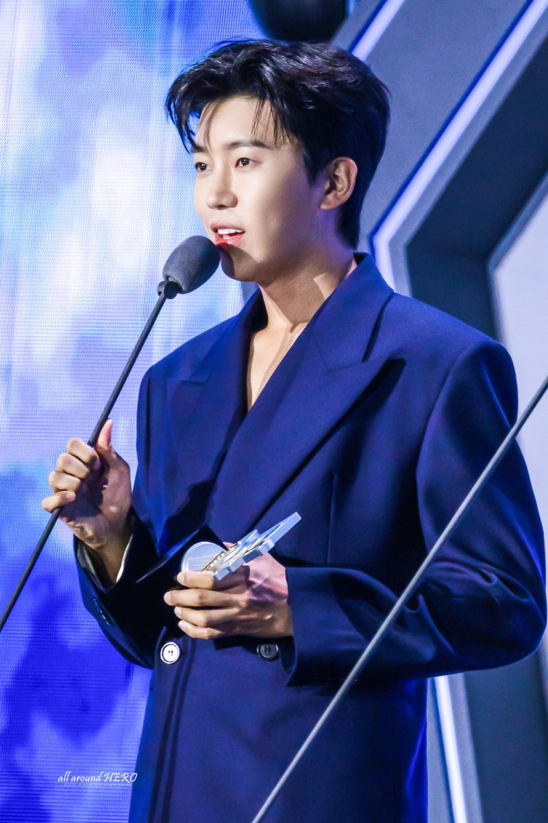 all_around_HERO's tweet photo. -
세상이 자기를 위한 이기심으로 너를 대할 때마다,
너를 위하는 이기심으로 네 곁을 지키는 내가 있을테니,

#임영웅 #limyoungwoong https://t.co/JvL23grQWH