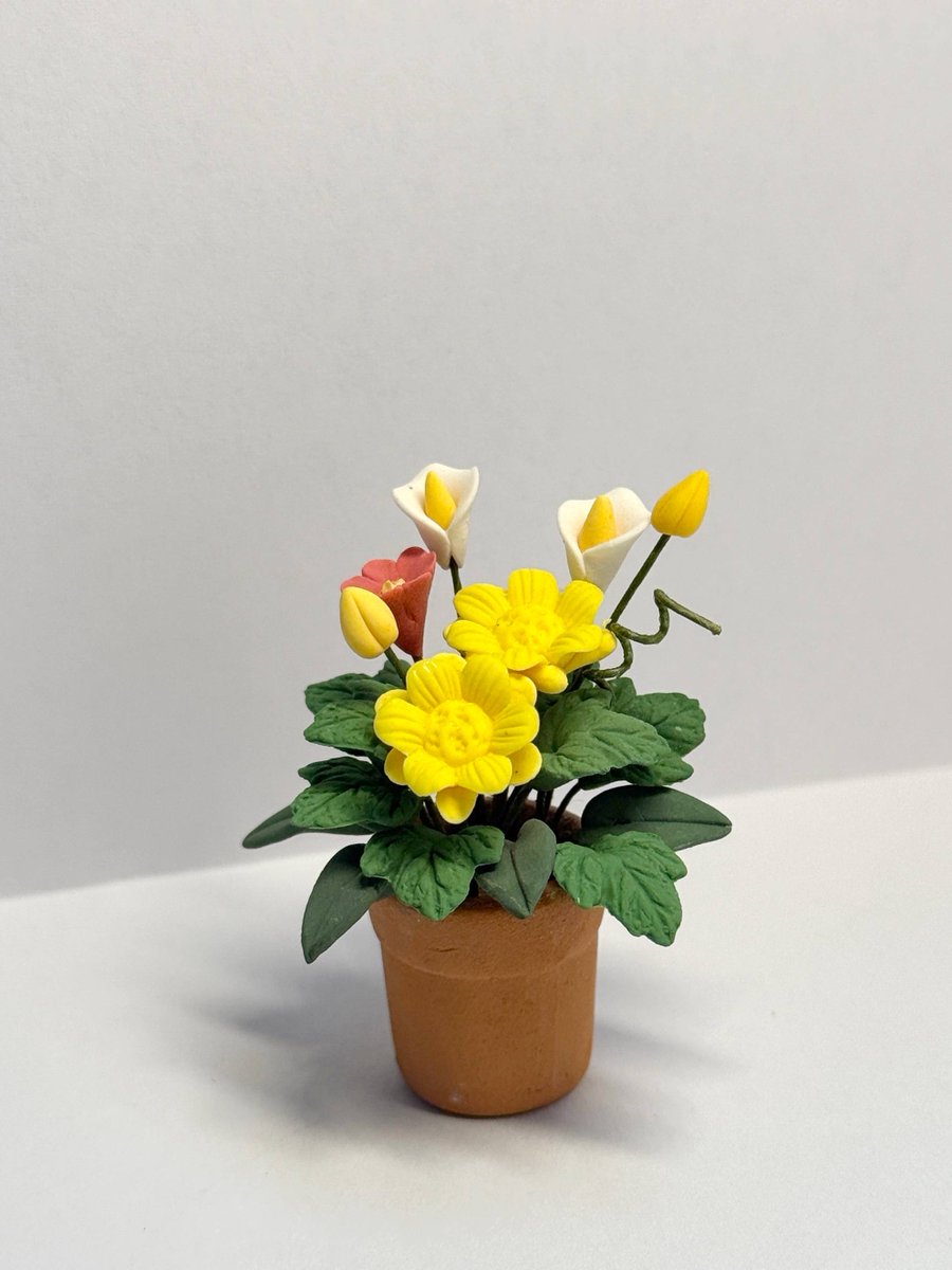 GerardDelnfp's tweet photo. Hoy hice un llavero de arcilla polimérica con forma de flor, es super fácil y perfecto para regalar!， https://t.co/Wx6SmGUobc