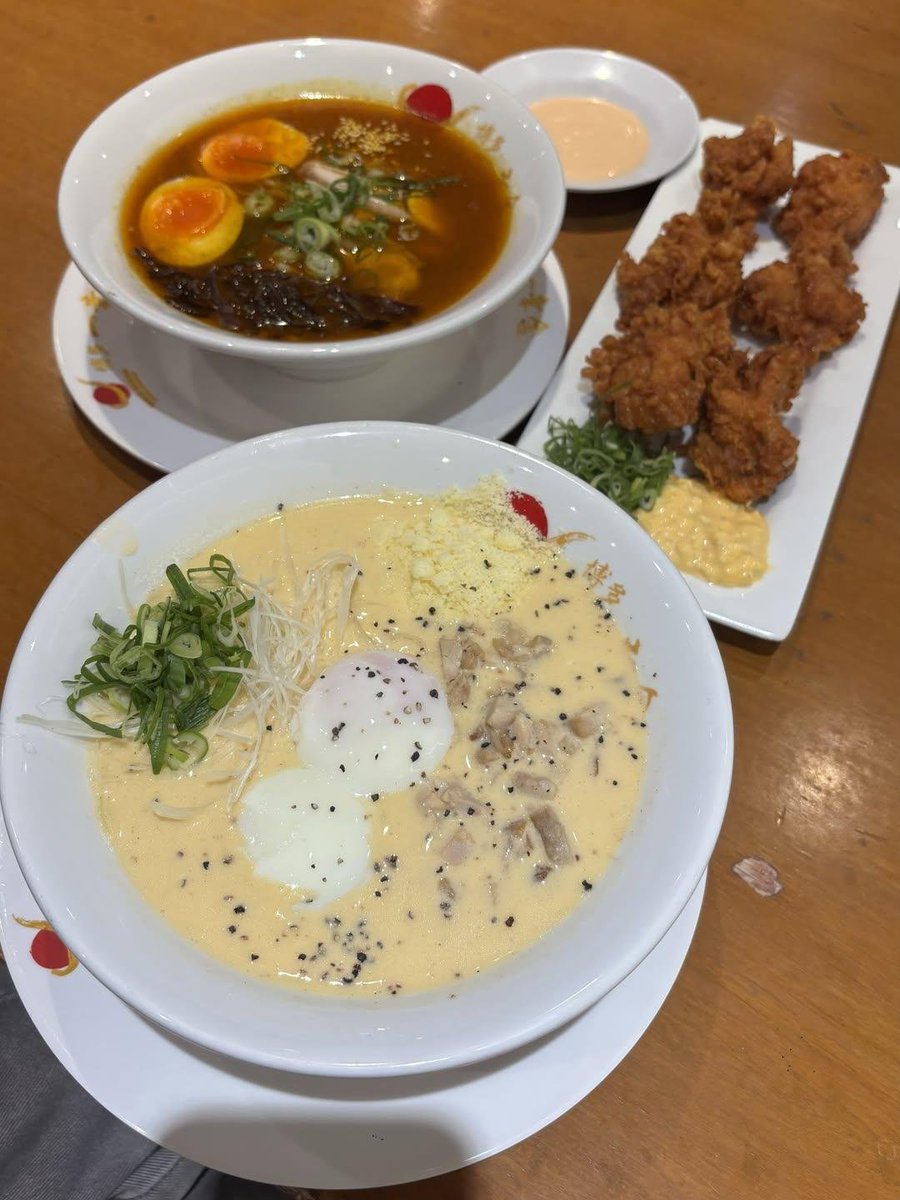 ArsyCrown's tweet photo. Rekomendasi Ramen Halal Terbaik di Jakarta. Review Hakata Ikkousha Plaza Indonesia dengan Kuah Kaldu Tercreamy. 

Gak inget udah berapa kali kesini, karena emang salah satu ramen halal terbaik. Kuahnya rich, creamy, and super flavorful. Dan kalau ke sini, Chicken Karaagenya wajib banget dipesen karena gak pernah skip truly the ultimate comfort food. 

​#HakataIkkousha #PlazaIndonesia #HalalRamen #JktFoodDestination #FoodVlog #XIndonesia