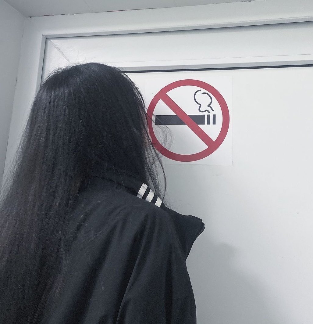 SleeppyGuy's tweet photo. Morning cigarettes everyone https://t.co/vwZzdEAC1V