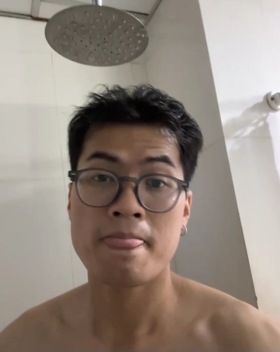 Kkchimm2's tweet photo. Would you like to see me #Shower 🚿😎 https://t.co/zo0qJMStgc