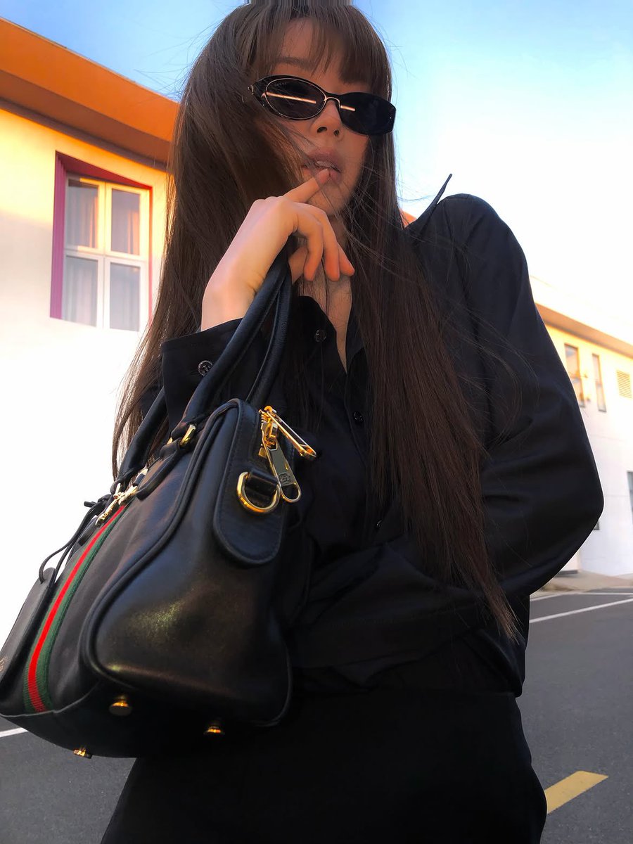 luvutianxiwei's tweet photo. #Gucci Brand Ambassador and actress #TianXiwei updates her Instagram as she is spotted heading to Milan for #GucciTheStoreShow.

🔎 IG : vv.tian https://t.co/M141zJG6Gk