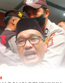 SistersInDanger's tweet photo. TW // femisida

POLISI PEMBUNUH PEREMPUAN DIVONIS MATI

- Pelaku utama: Bripka Agus Muhammad Sulaiman, mantan anggota Polri (Provost Polsek Krucil, Polres Probolinggo).
- Korban: FAN (23), mahasiswi Universitas Muhammadiyah Malang (UMM), adik ipar Agus (adik kandung istri Agus).
- Terdakwa kedua: Suyitno, teman/pekerja di usaha pupuk milik Agus.
- Agus sudah menikah dengan kakak korban selama sekitar 4 tahun & punya anak.

Kronologi:

- Korban dijemput Agus di Terminal Bayuangga, Kota Probolinggo (sekitar 14 Desember 2025) dengan dalih urusan pencabutan laporan polisi.
- Korban sempat membuat laporan polisi terkait penyebaran foto/video asusila. Agus memakai hal itu sebagai alasan seolah bisa membantu pencabutan laporan, lalu meminta korban bertemu & menyiapkan uang.
- Di perjalanan Agus marah karena korban tidak membawa uang Rp 10 juta yang diminta.
- Korban dibunuh secara berencana, dengan cara disekap & tindak kekerasan lain. Jasadnya dibuang ke sungai/parit di Kecamatan Wonorejo, Kabupaten Pasuruan.
- Kartu ATM & KTP korban diambil, uang Rp 10 juta ditarik dari ATM korban (PIN memakai tanggal lahir).
- Rencana awal: bunuh di rumah & kubur di belakang rumah. Suyitno menolak karena takut arwah gentayangan, lalu disarankan buang ke luar.
- Jasad ditemukan warga pada 16 Desember 2025 pagi.

(1/3)