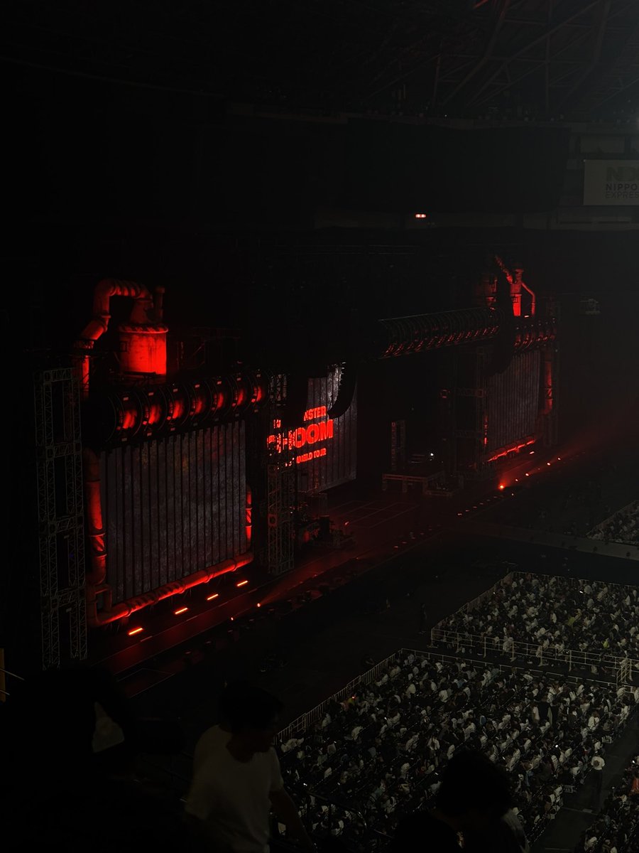 karina_love25's tweet photo. BABYMONSTER 2026-27 BABYMONSTER 
WORLD TOUR [CHOOM] IN JAPAN Osaka Day2🖤❤️
やっぱりベビモン最高すぎる！！✨
幸せな時間と感動をありがとう🥺
お土産もあったし、めっちゃ楽しかった〜！
うちわも買ってくれて、お菓子もくれたり
合致してくれた子もありがとう〜🫶🏻 https://t.co/8ibMgkSzGU