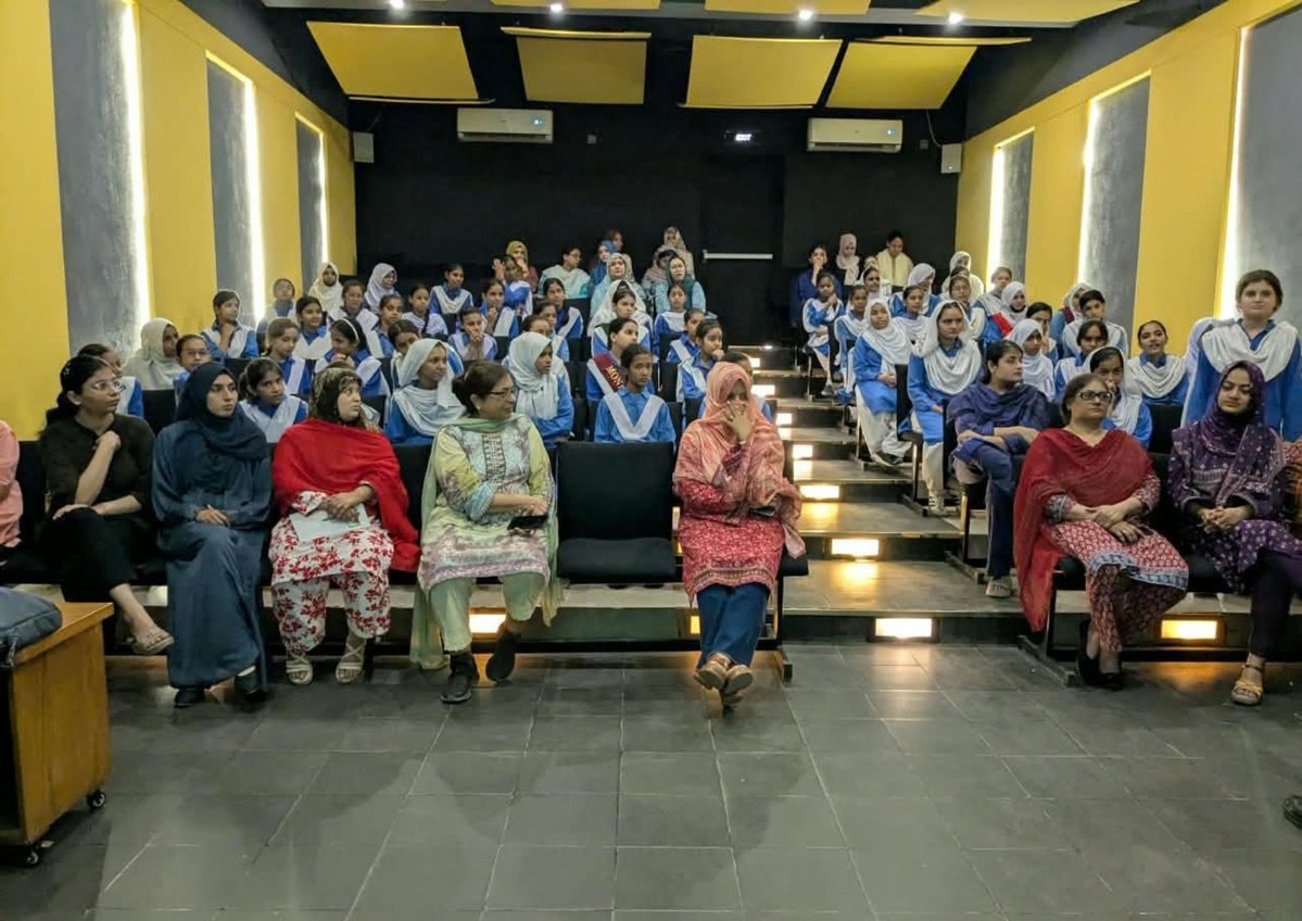 ZindagiTrust's tweet photo. @IHHN_PK conducted rabies awareness sessions at Zindagi Trust’s adopted schools, helping students and teachers learn how to prevent dog bites and respond safely if one occurs.

From wound washing to timely medical care, the sessions focused on simple steps that can save lives. https://t.co/P0hiWq1474