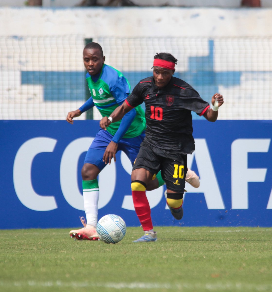 COSAFAMEDIA's tweet photo. FULL TIME
LESOTHO ๐ฑ๐ธ 0๏ธโฃ ๐ 5๏ธโฃ ๐ฆ๐ด ANGOLA
โฝ๏ธโฝ๏ธ #10 Luรญs Panda ๐ฆ๐ด
โฝ๏ธ #9 Jairo Muanha ๐ฆ๐ด
โฝ๏ธ #5 Romano Domingos ๐ฆ๐ด
๐ฅ Angola finish the match with five goals at ABB 2.
#COSAFAU20 #COSAFA #LESvANG #Maputo2026 #Football https://t.co/a3f0evxvyx