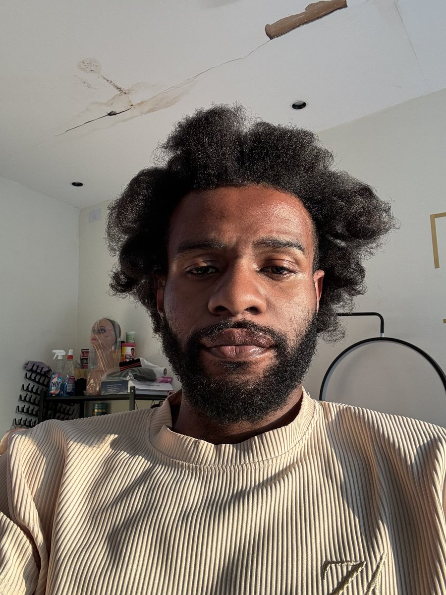SturdyHarris's tweet photo. Haircut taking me from sexual harassment to flirting https://t.co/IJG3nWpgW7