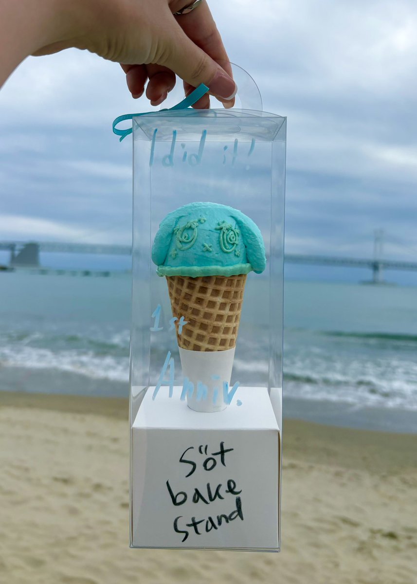 gansikmokkki's tweet photo. 𝗜𝗗𝗜𝗗 𝟭𝘀𝘁 𝗔𝗻𝗻𝗶𝘃𝗲𝗿𝘀𝗮𝗿𝘆🥂
#아이딧의_꽃피울_일주년
#IDID_1st_Anniversary https://t.co/vE6Zwn66P6